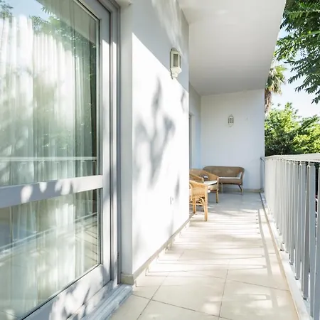 Aparthotel Ani 3*
