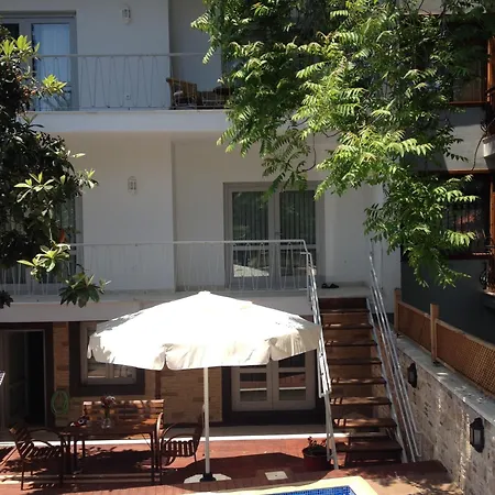 Aparthotel Ani 3*