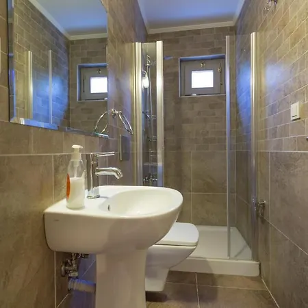 Apartmanhotel Ani 3*