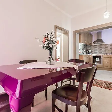 Apartmanhotel Ani 3*